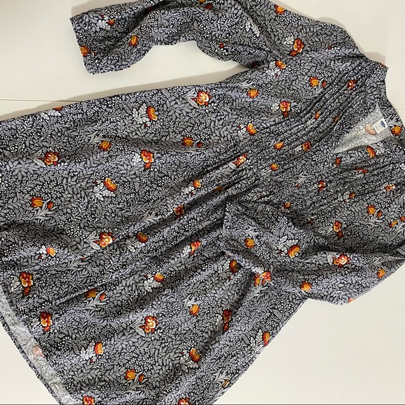 Flowy floral tunic! 🌺 - Picture 1 of 7